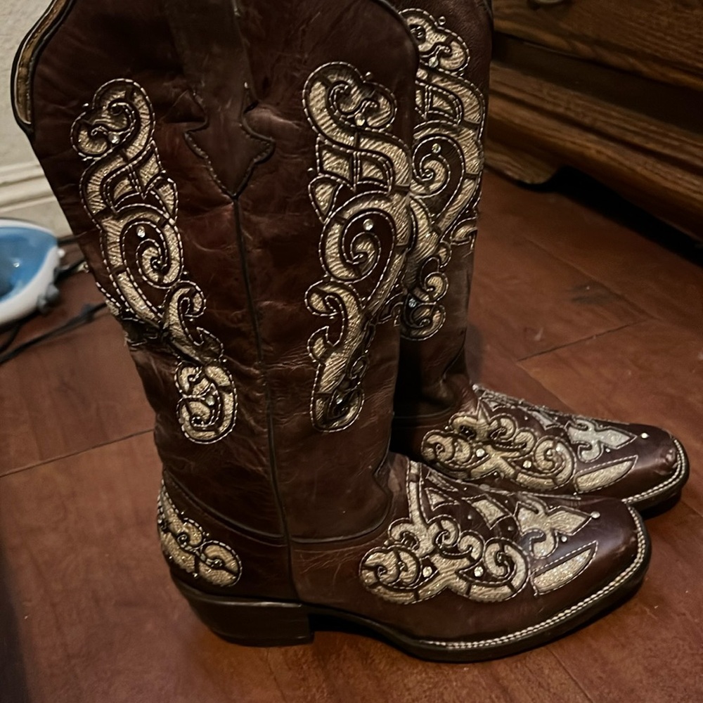 Beautiful cowgirl boots  🤠